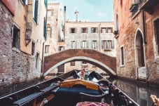 Tour romantico in gondola a Venezia