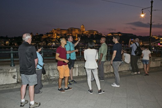 Passeggiata notturna e crociera in barca a Budapest