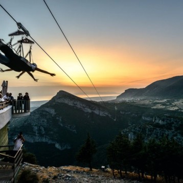 Volo in parallelo per due persone in zipline a Salerno