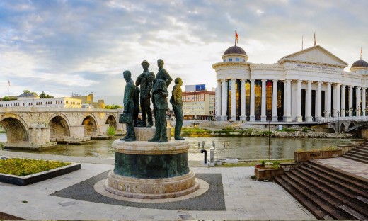 Tour di mezza giornata a piedi nella vecchia e nella nuova Skopje