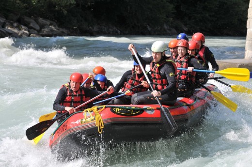 Discesa Classica in Rafting - 4 ore & soggiorno 1 notte