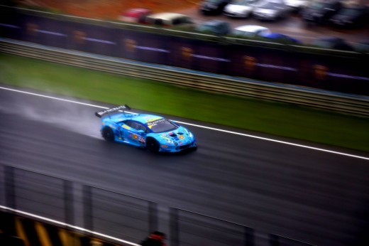 Giro in pista su una Lamborghini Huracan & soggiorno 2 notti