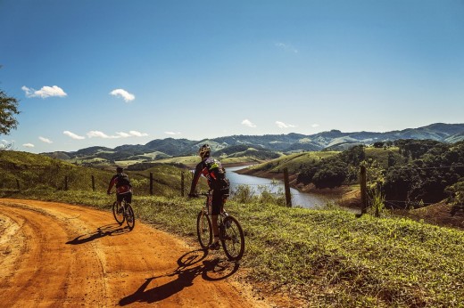 Escursione in bici con 2 bevande incluse  & soggiorno 1 notte