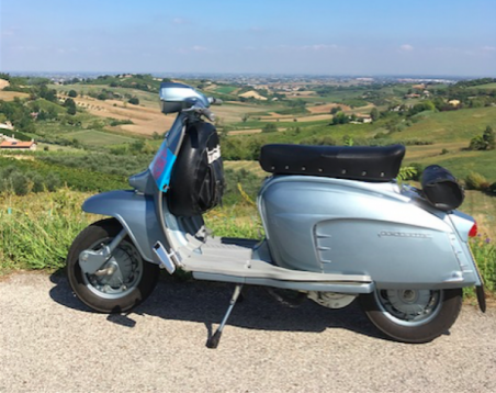 La Langa del Barolo - Tour in Vespa Elettrica per 2 persone