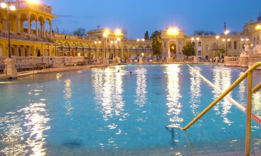 Biglietto d'ingresso salta fila per la stazione termale Széchenyi con massaggio