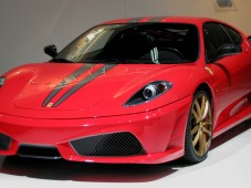 Giro in pista su una Ferrari F 488 GTB & soggiorno 1 notte