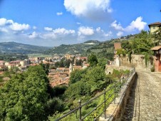 Le Cattedrali Sotterranee di Canelli - Tour in Vespa per 2 persone