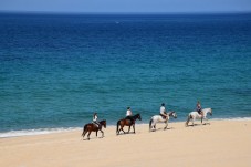 Passeggiata a cavallo per due sulle spiaggie del Portogallo