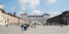 Di Piazza in Piazza a Torino - Tour in Vespa per 2 persone