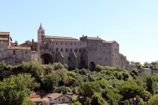 Soggiorno di 2 notti al resort Parco dei Cimini + visita con pranzo al Parco dei Mostri per 4