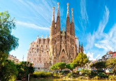 Tour di Barcellona in minibus di lusso con ingresso prioritario alla Sagrada Familia e al Parco Güell