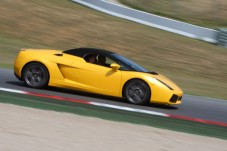 Lamborghini driving experience in Pavia