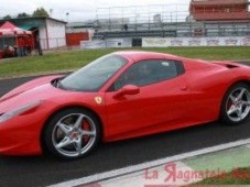 Guidare una Ferrari 458 & soggiorno 1 notte