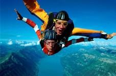 Tandem Skydiving in Hungary | 4000 meter, hand-held camera + cameraman