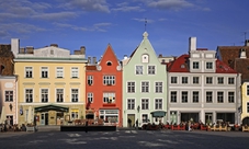 Tour del centro storico di Tallinn con il Passaggio di Santa Caterina e il Cortile dei Maestri