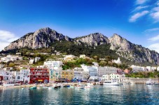 Servizio di trasporto completo per l'isola di Capri