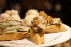 Tour privato con degustazione di tapas con drink e churros!