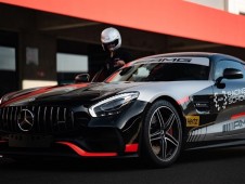 Conduzir um Mercedes AMG GT 63 2 voltas + 1 volta em co-piloto