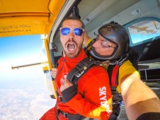 Tandem Skydiving in Hungary | 4000 meter, hand-held camera + cameraman