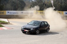 Conduzir um Carro de Rally 2 voltas + 2 voltas em co-piloto