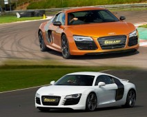 Audi R8 V8 vs Audi R8 V10 Plus