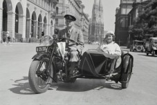 Tour di Parigi in Sidecar d'epoca per una persona