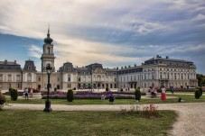 Hévíz Thermal Lake and Keszthely Castle: Private Tour from Budapest