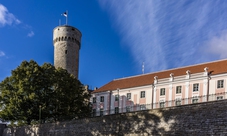 Tour del centro storico di Tallinn con il Passaggio di Santa Caterina e il Cortile dei Maestri